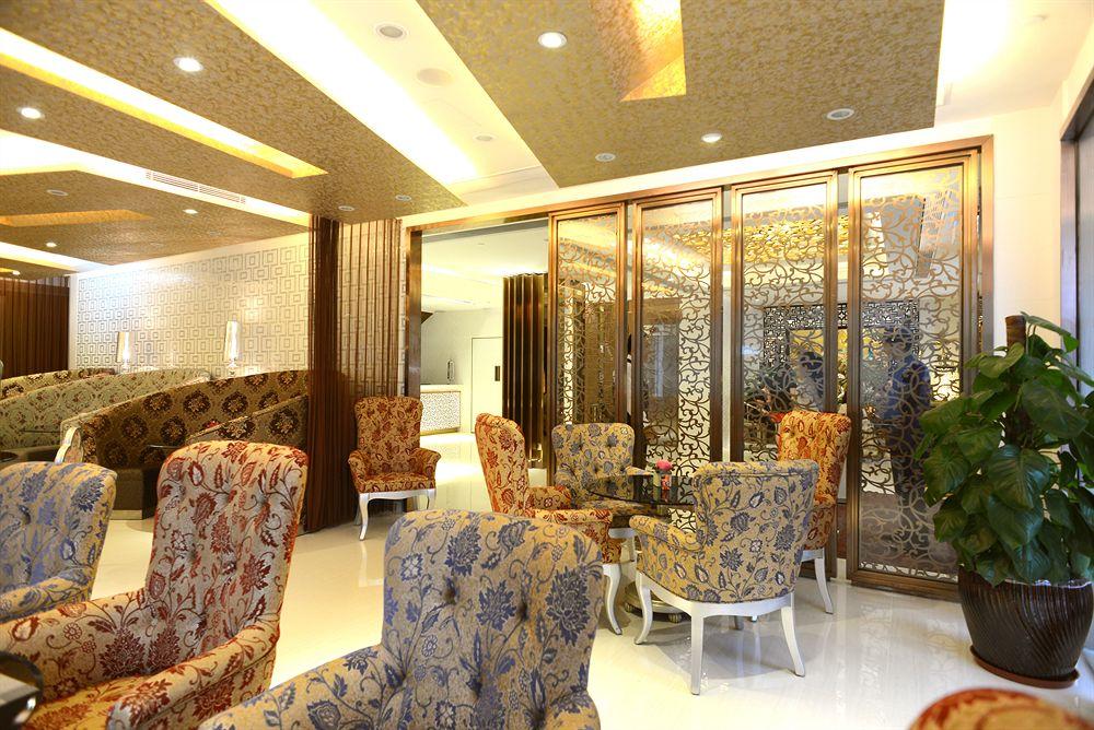 Hotel Metropole Macao Esterno foto