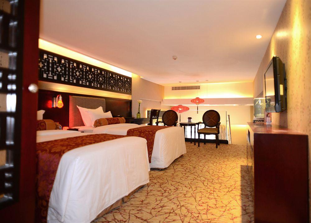 Hotel Metropole Macao Esterno foto