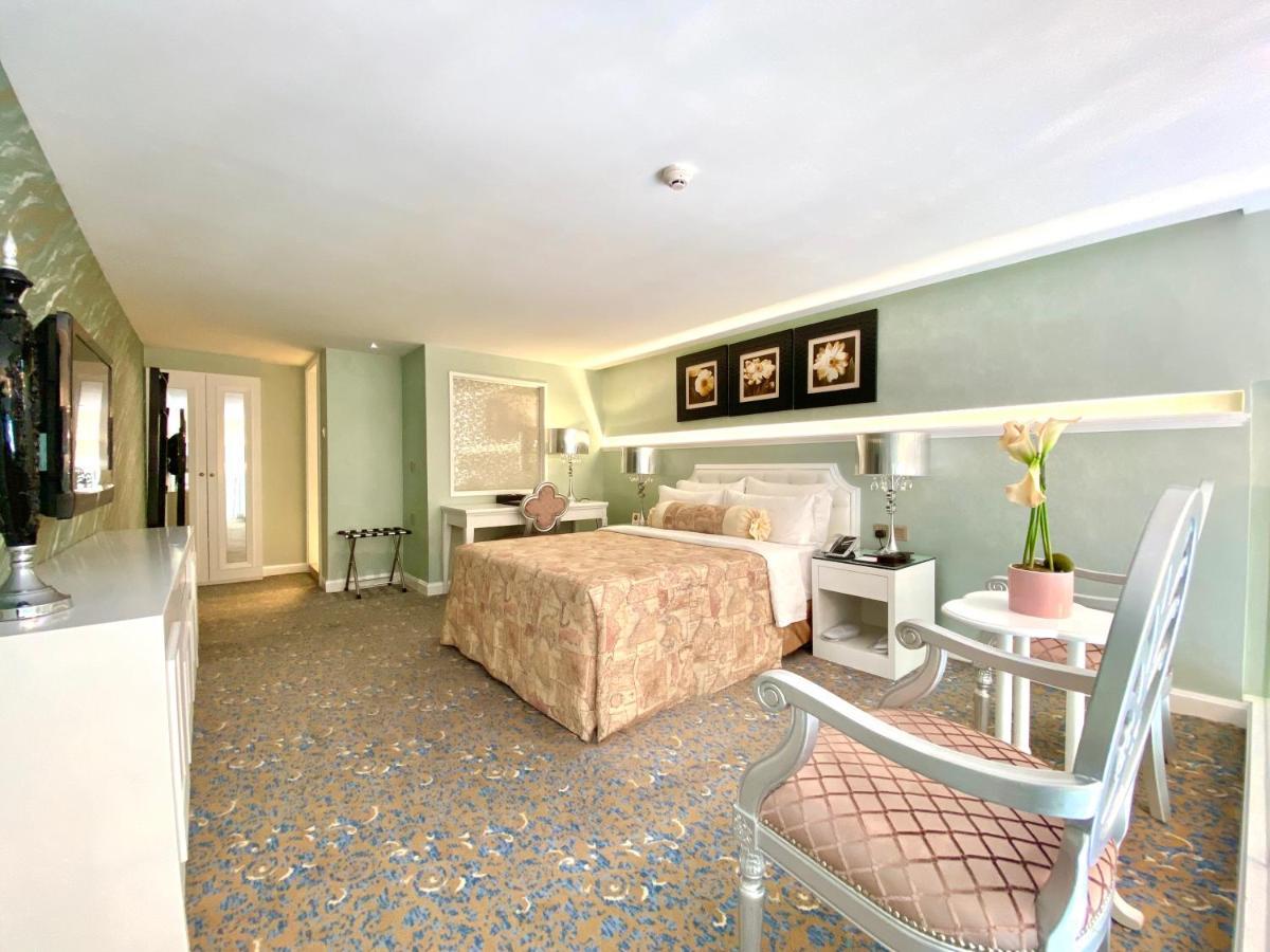 Hotel Metropole Macao Esterno foto