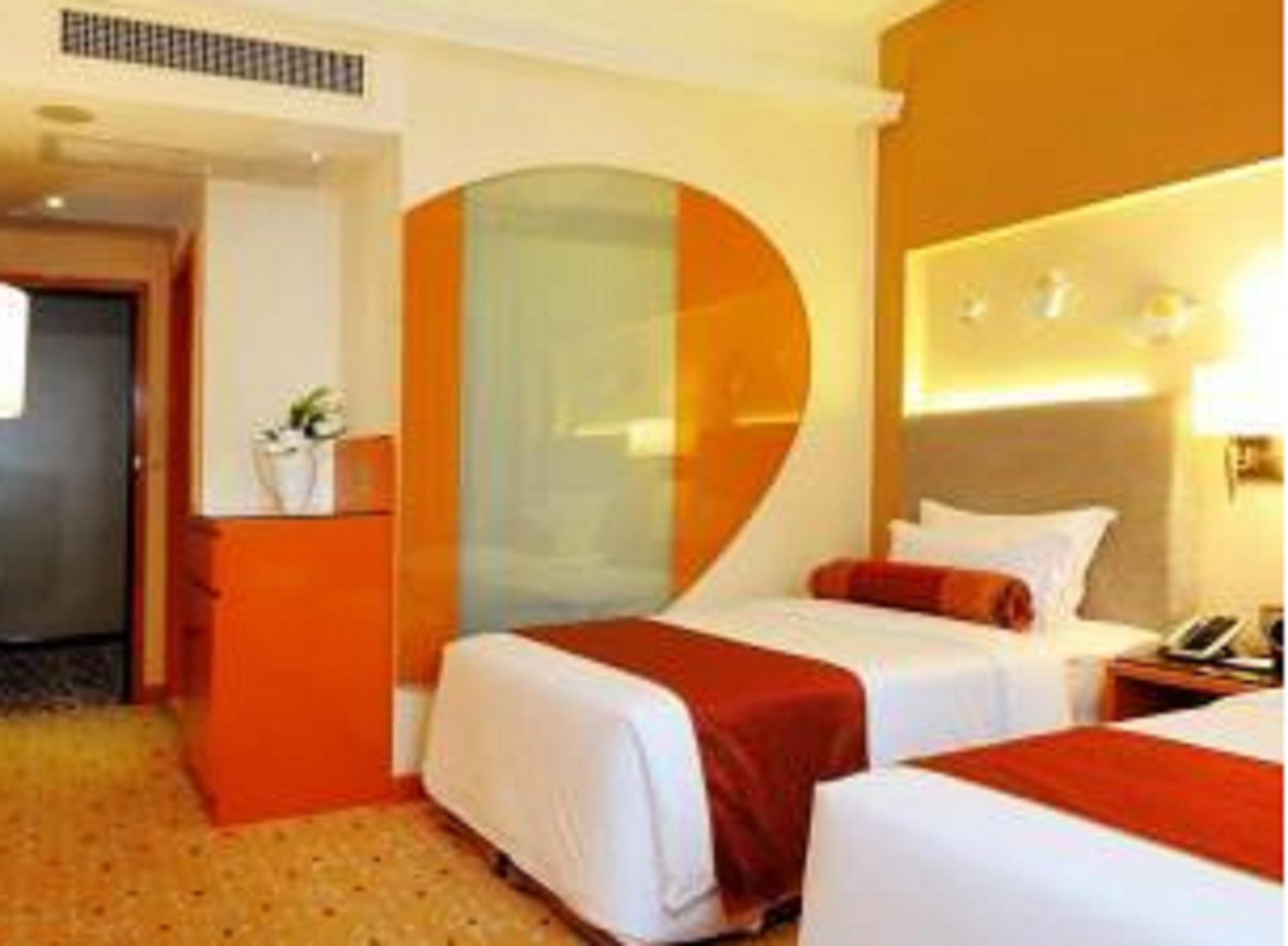 Hotel Metropole Macao Esterno foto
