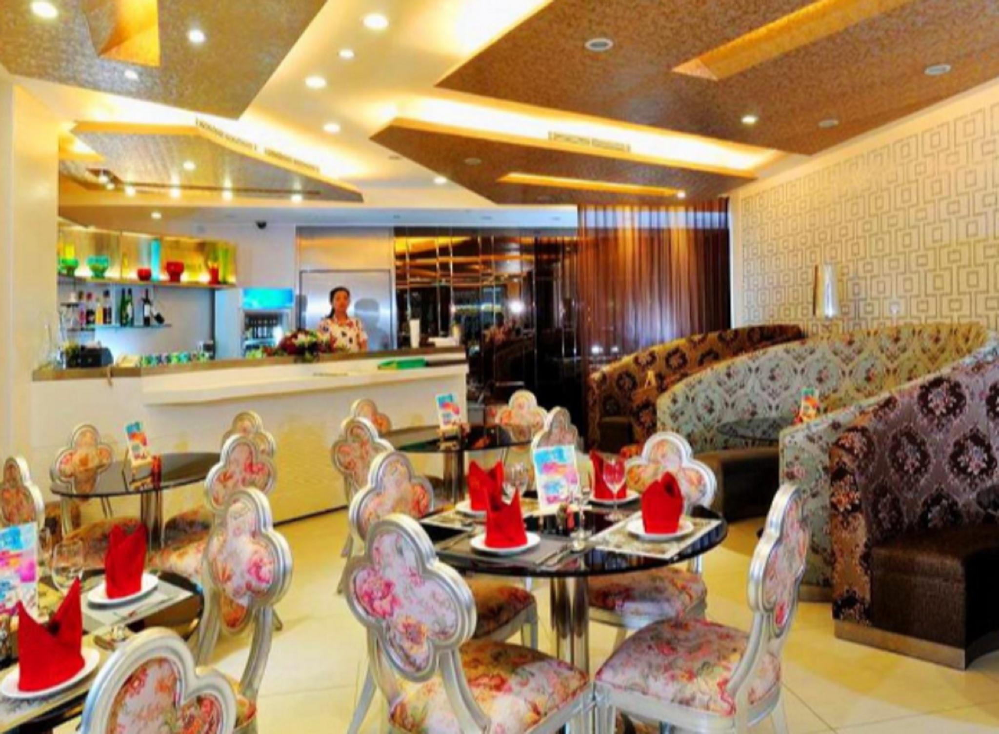 Hotel Metropole Macao Esterno foto