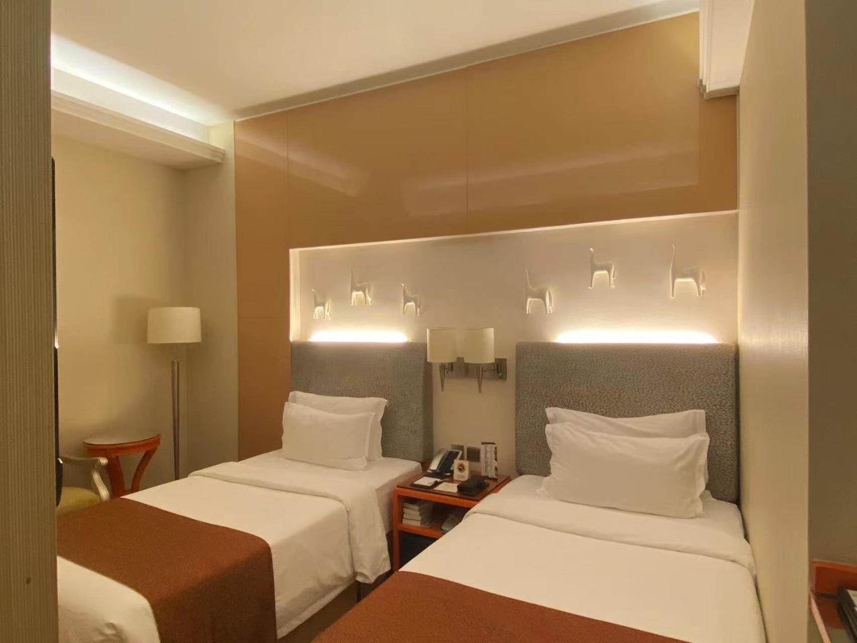 Hotel Metropole Macao Esterno foto